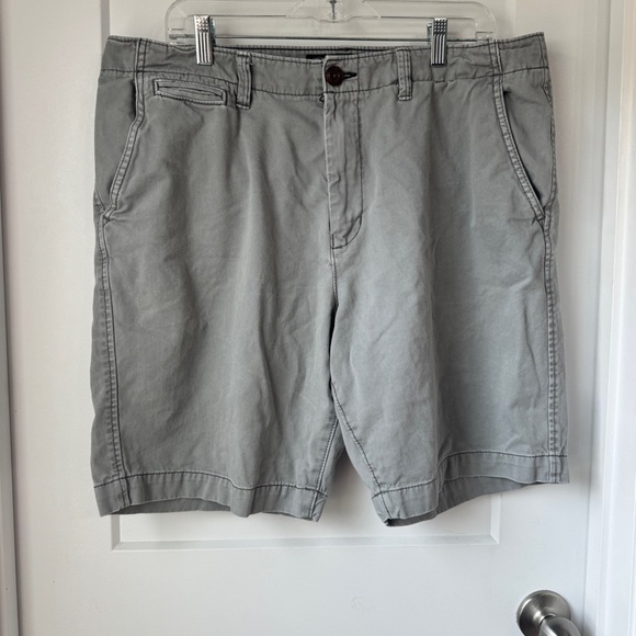 American Eagle Outfitters Flat Front Shorts Gray 100% Cotton Men’s Size 36 - Picture 1 of 10